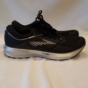 Brooks Levitate Womens Tennis Shoe